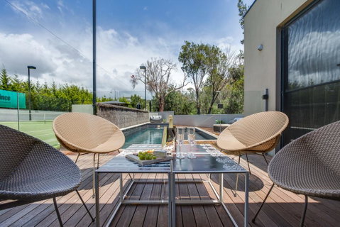 Kalina Retreat: Resort Style Tennis & Pool - Accommodation BNB 1