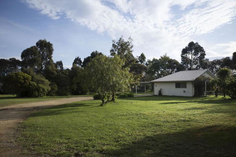 Karinya Cottage - Pet Friendly Country Retreat - Accommodation BNB 2