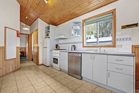 Kendalls Beach Holiday Park - Accommodation BNB 2