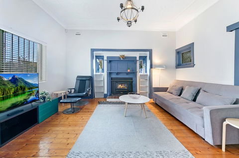 KOZYGURU ARNCLIFFE SYDNEY AIRPORT RENOVATED COTTAGE 3 BED HOUSE NAR232 - Accommodation BNB 0