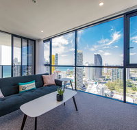 KOZYGURU BROADBEACH AMAZING VIEW 2 BED APT  FREE PARKING WALK TO BEACH QBR004 - Accommodation BNB