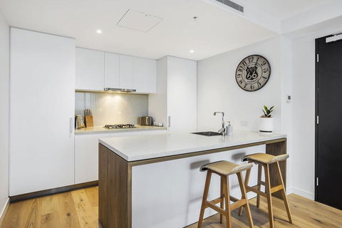KOZYGURU FORTITUDE VALLEY 2 BED DESIGNER APT + FREE PARKING QFV179-803 - Accommodation BNB 3