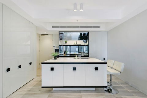 KOZYGURU HAYMARKET SYDNEY CITY VIEW 2 BED STUNNING APT NHA178-1206 - Accommodation BNB 1