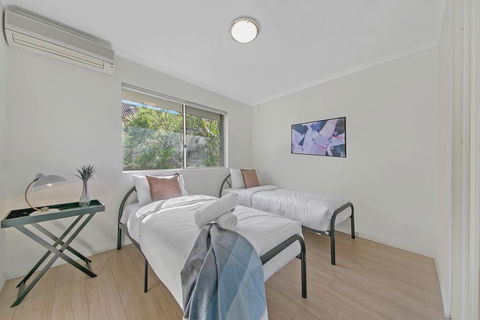 KOZYGURU MARSFIELD WALK TO MACQUARIE UNIVERSITY 3 BEDROOM NMA094 - Accommodation BNB 3