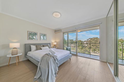 KOZYGURU MARSFIELD WALK TO MACQUARIE UNIVERSITY 3 BEDROOM NMA094 - Accommodation BNB 1