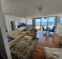 Kupari Surfers Paradise - Accommodation BNB