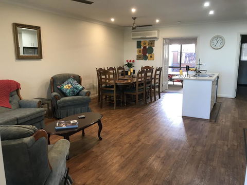 Lake Breeze - Accommodation BNB 3