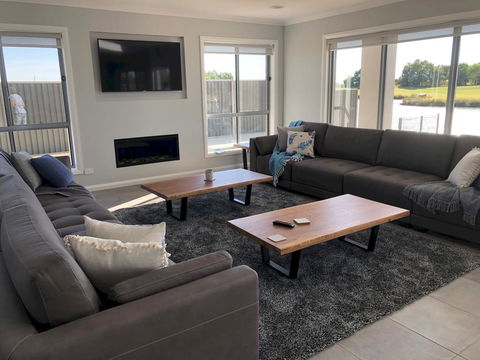 Lake Resort On Black Bull - Accommodation BNB 3