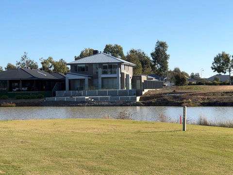 Lake Resort On Black Bull - Accommodation BNB 1