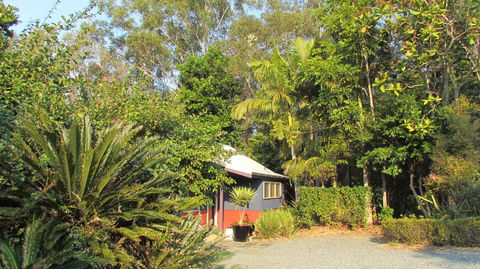 Lake Russell Lakeside Retreat - Accommodation BNB 1