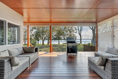 LAKEFRONT And SUNSET HAVEN - Accommodation BNB 3