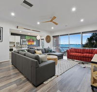 Lakeside Landing - Waterfront - Accommodation BNB