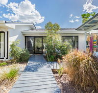 Lamour Holiday Beach House - Accommodation BNB