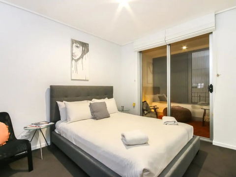 Large 3 Bedroom Apartment With River Views Near The Stadium - Accommodation BNB 3