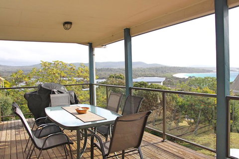 Lazy Wave Beach House - Accommodation BNB 0