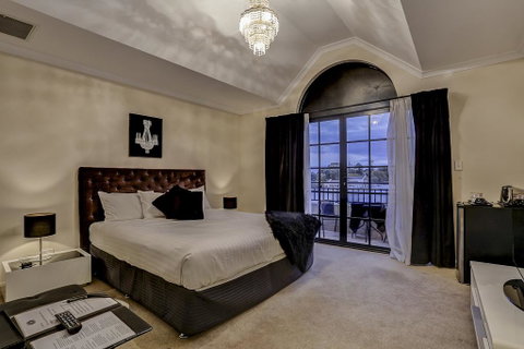 Luxe On Kensington - Accommodation BNB 3