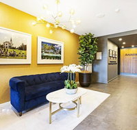 Luxury Apartment Opposite Train Station in Cannon Hill and 17 minutes from the City - Accommodation BNB
