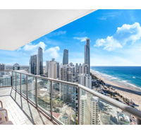 Luxury Holiday Escape High Above Surfers Paradise