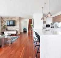 Luxury in Corlette - 4 Drungall Ave - Accommodation BNB