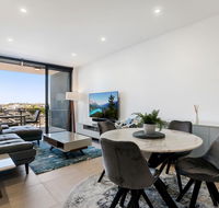 Luxury Living with Panoramic Views - Accommodation BNB