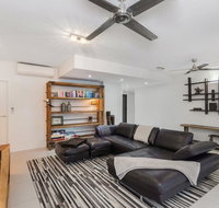 Luxury Pool Side Apartment in Beachfront Resort - Accommodation BNB