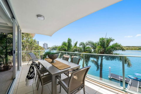 Luxury Waterfront Maroochydore Free Wine Netflix Parking - Accommodation BNB 0