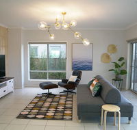 Luxury Waterfront Villa in Sanctuary Lakes - Accommodation BNB