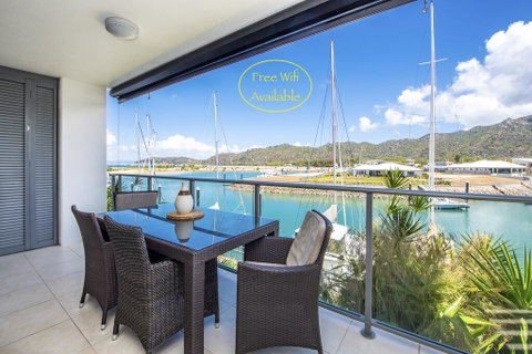 Magnetic Blue Waterfront Apartments - Accommodation BNB 0