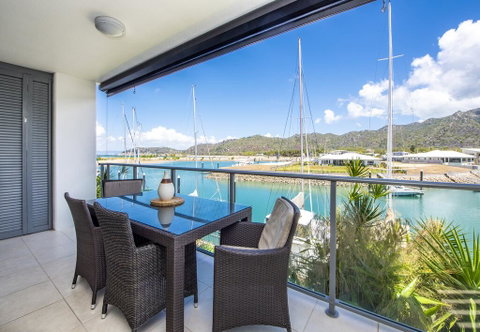 Magnetic Blue Waterfront Apartments - Accommodation BNB 3