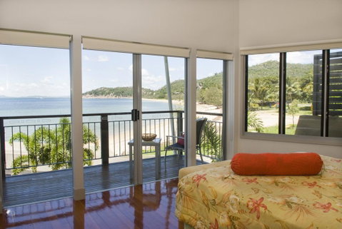 Magnetic Docks Townhouse 1 - Accommodation BNB 3