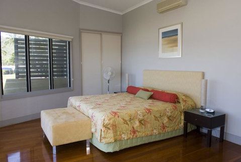 Magnetic Docks Townhouse 1 - Accommodation BNB 1