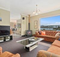 Manfield City Waterfront View Cottage - Accommodation BNB
