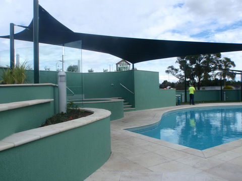 McNevins Logan Park Motel - Accommodation BNB 2