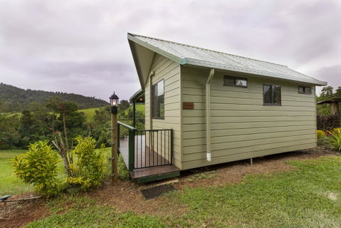 Mena Creek Flower House - Accommodation BNB 0