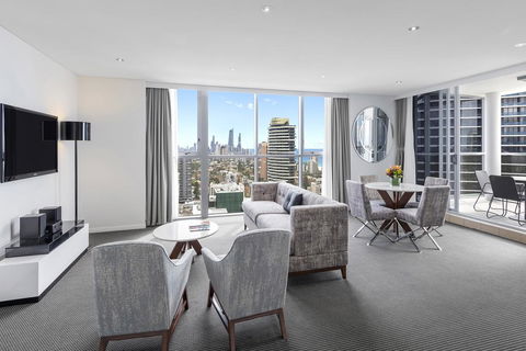 Meriton Suites Broadbeach - Accommodation BNB 1