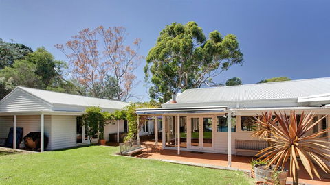 Merricks North Retreat - Country Home On 5 Acres - Accommodation BNB 1