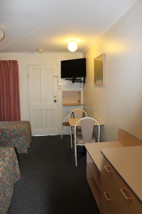 Mid Coast Motor Inn - Accommodation BNB 2