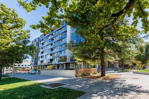 Midnight Apartments Accommodate Canberra - Accommodation BNB 2