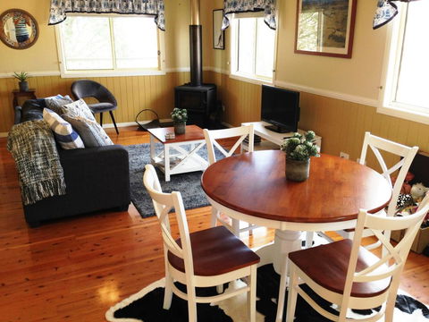 Milford Country Cottages - Accommodation BNB 2