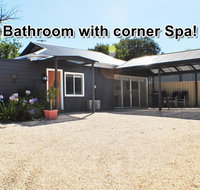 MODERN  LUXURIOUS WITH SPA BATH - Accommodation BNB
