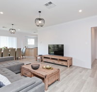 Modern and Spacious home near Curtin University - Accommodation BNB