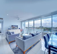 Modern Contemporary Southport Apartment - Accommodation BNB