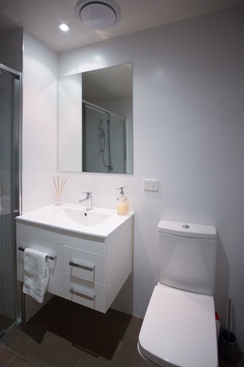 Modern Executive Apartment @ Braddon, 1BR, Wine, Wifi, Secure Parking, Canberra - Accommodation BNB 3