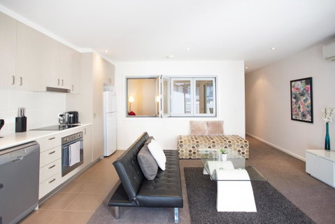 Modern Executive Apartment @ Braddon, 1BR, Wine, Wifi, Secure Parking, Canberra - Accommodation BNB 1