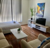 Modern Unit Near To Surfers Paradise - Accommodation BNB