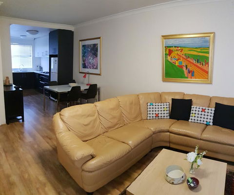 Mt.Lawley Superb 2 BR Location Comfort, Style 2 - Accommodation BNB 0