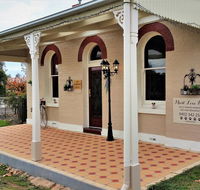 Must Love Dogs BB  Self Contained Cottage - Accommodation BNB