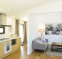 Myrtle Tree Lodge - Trunks - Accommodation BNB