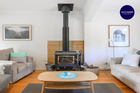 NATURE LOVERS DREAM // FIREPLACE //ACCESS TO HIKES - Accommodation BNB 3