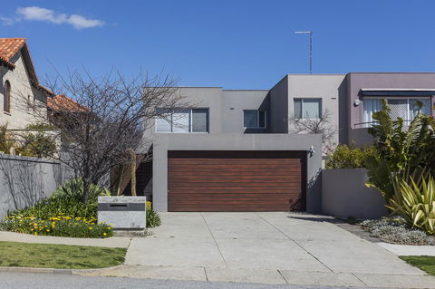 Cottesloe Beach House II - Accommodation BNB 26